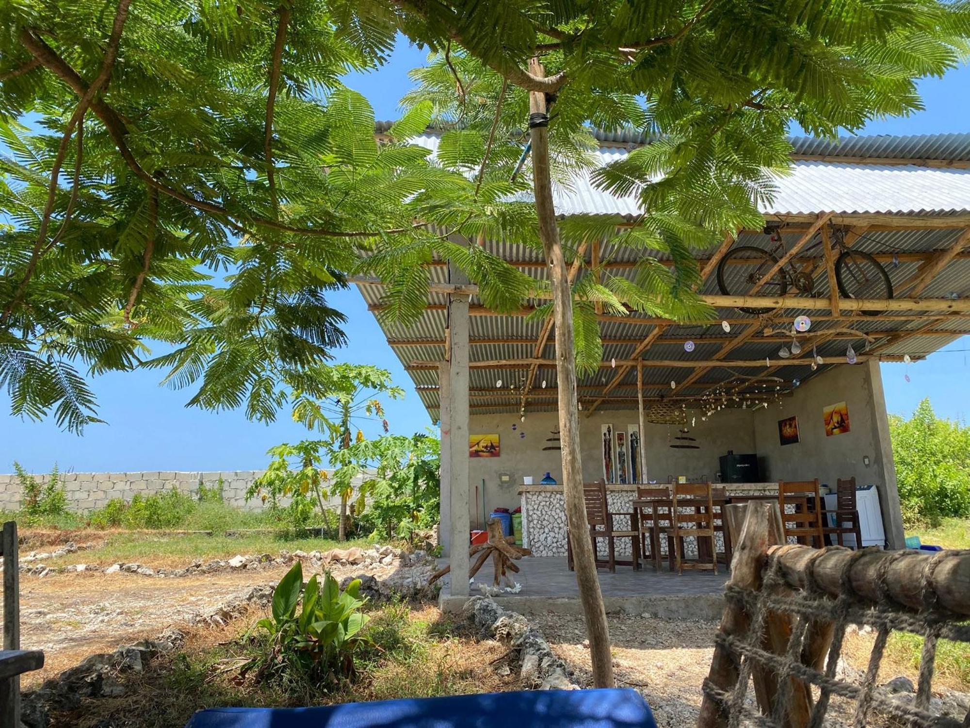 Habibis Bottle House Bed and Breakfast Nungwi Exteriör bild